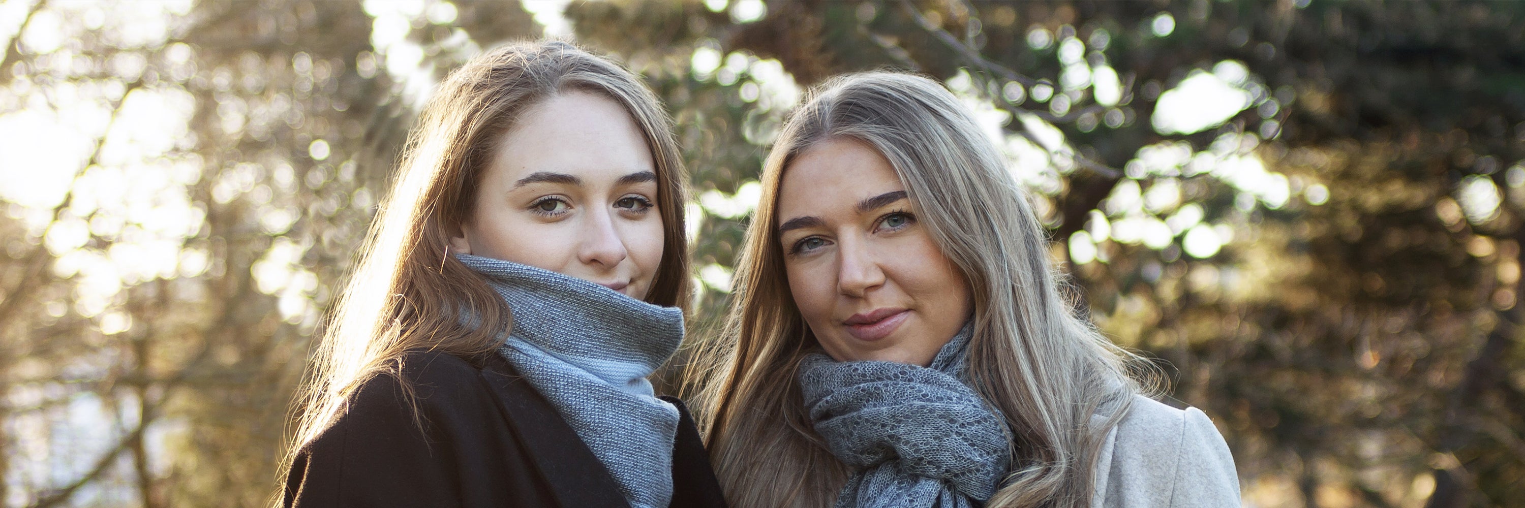 Women's Scarves and Snoods 